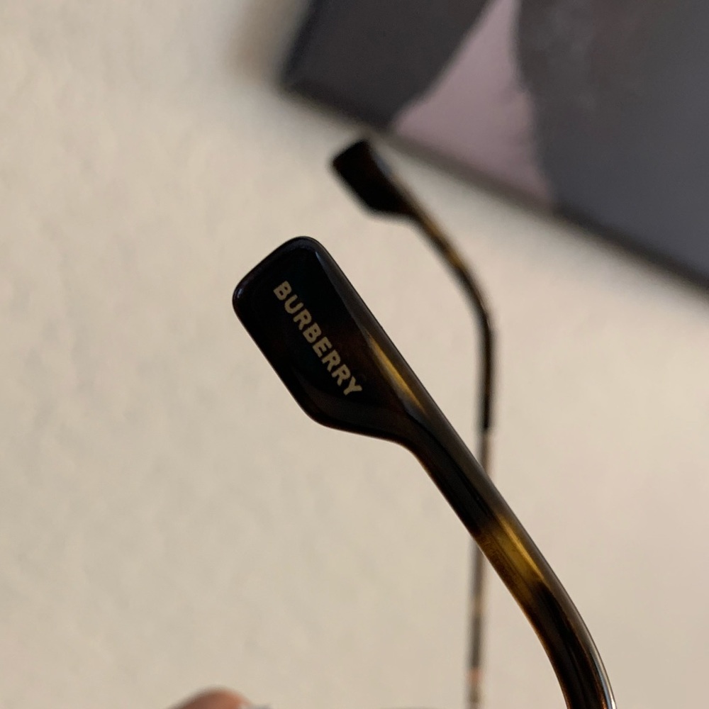 Burberry Original Sunglasses 🕶 - Picture 5 of 15